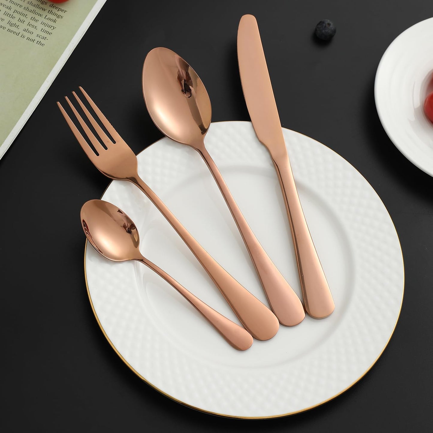 Rose Gold 24-Piece Cutlery Set – Stainless Steel Flatware for Elegant Golden Dinnerware